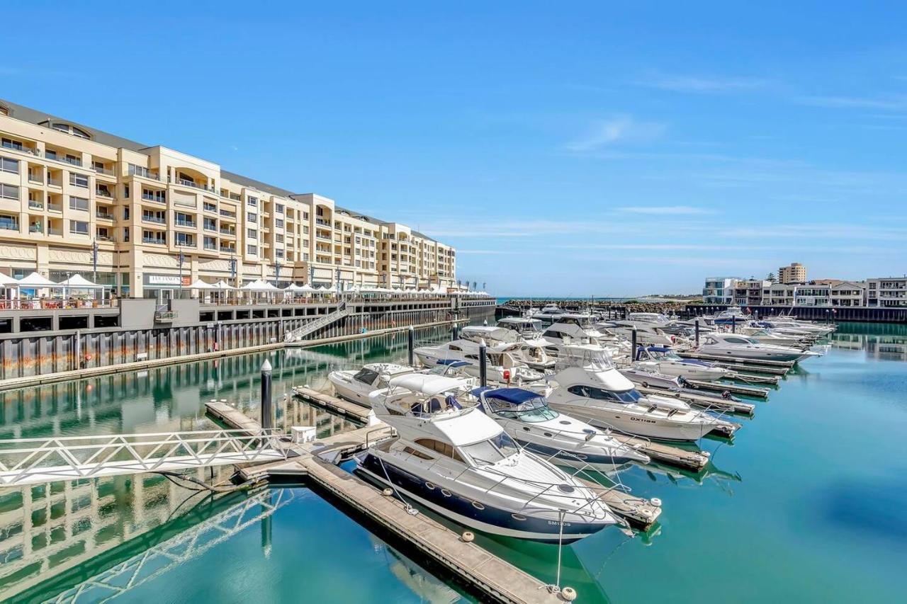 Waterfront Resort-Style Living At Glenelg Beach Аделейд Екстериор снимка