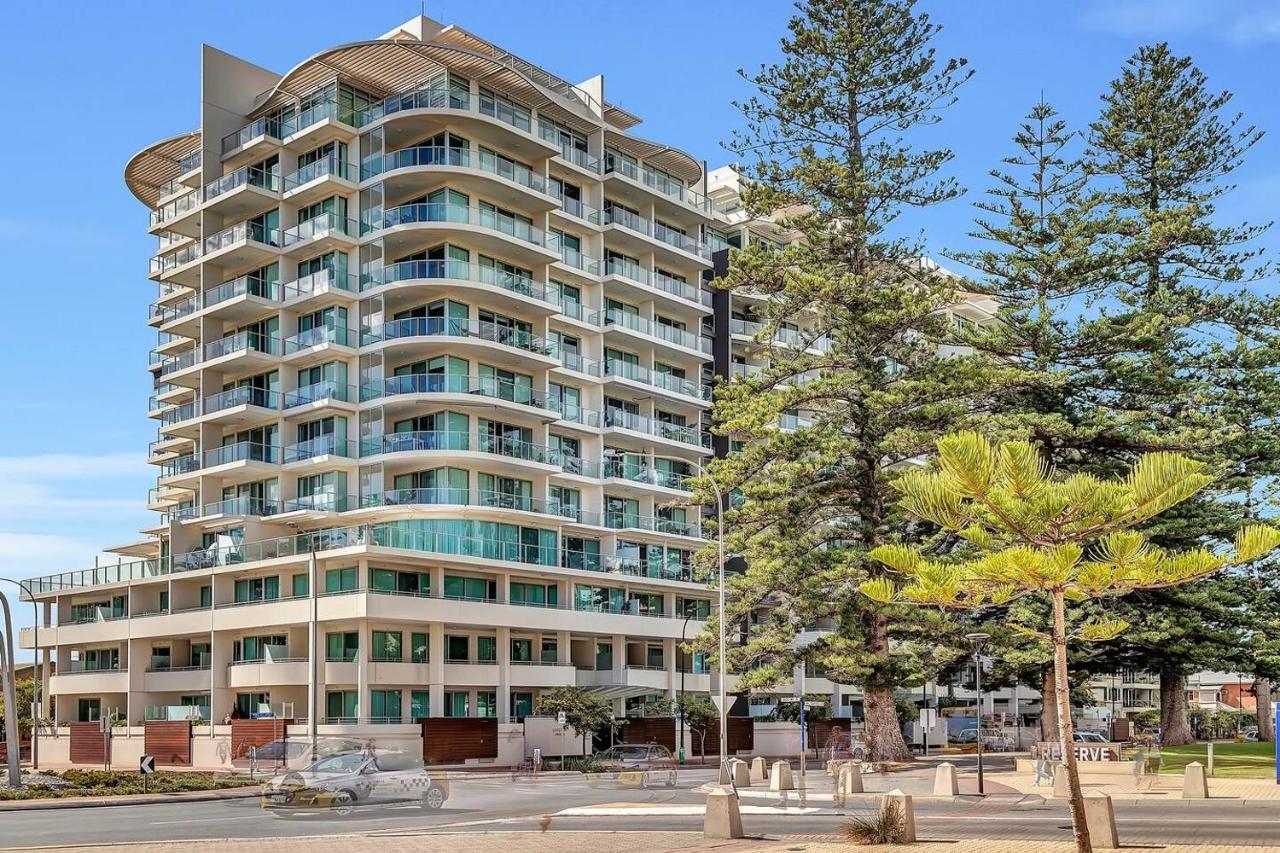 Waterfront Resort-Style Living At Glenelg Beach Аделейд Екстериор снимка